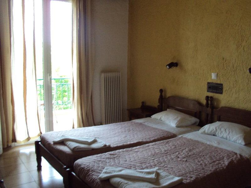 Alexandros B Hotel Nikiana Ngoại thất bức ảnh